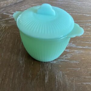 Vintage fire king Jaide ribbed sugar bowl with lid.